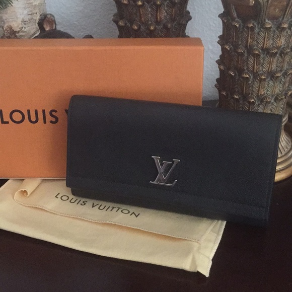 Louis Vuitton Handbags - Louis Vuitton Wallet.